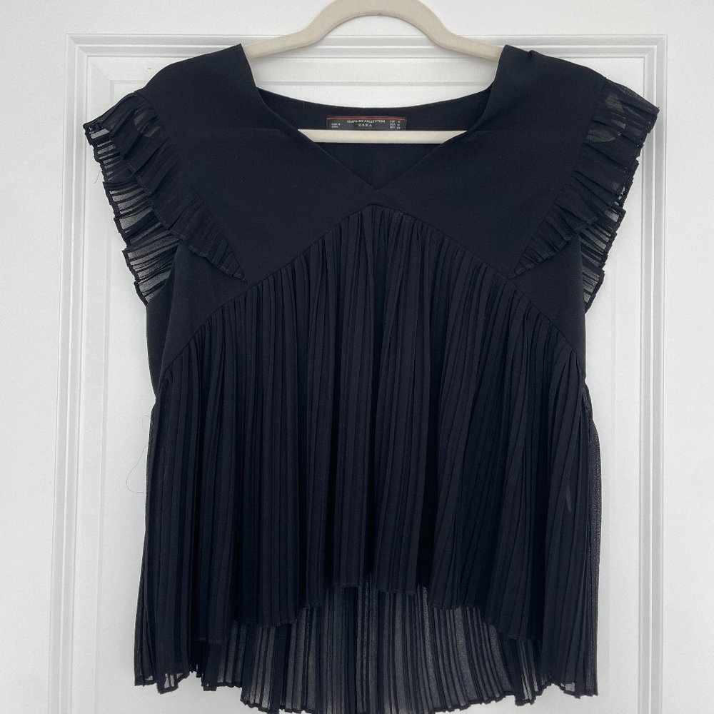 Black Zara Trafaluc Collection V-neck Pleated top